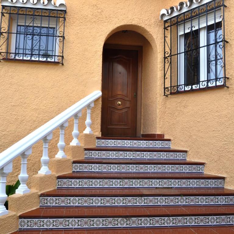 Casa de los Limones by Michael FAMILY VILLA NEAR PUERTO MARINA - Five-Bedroom House - 24