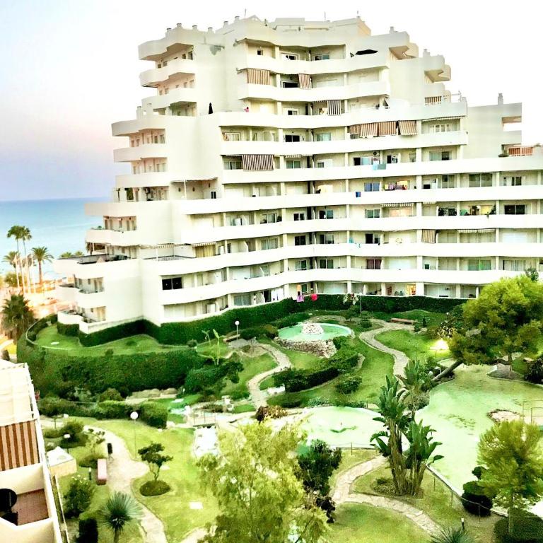 ESTUDIO BENALBEACH PRIMERA LINEA DE PLAYA - Deluxe Studio - 21