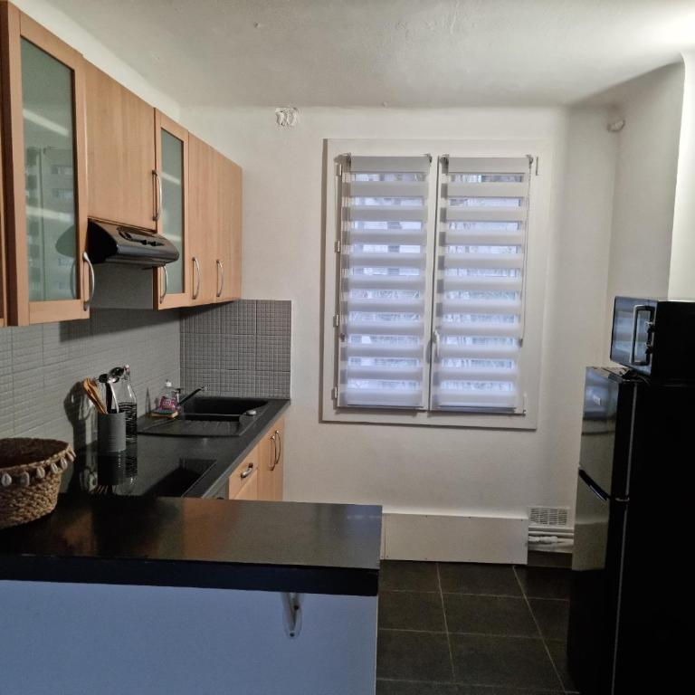 Joli T2 Climatisé Nimes proche Gare et centre ville - Apartamento de 1 dormitorio - 4