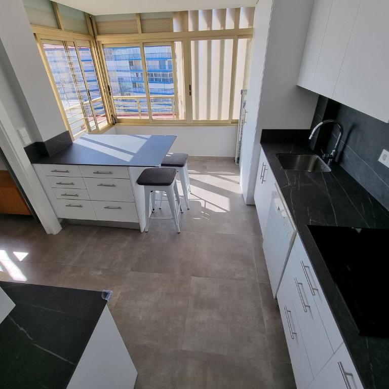 Torre Edinso (1ª linea Playa Muchavista) - Apartamento con vistas al mar - 6