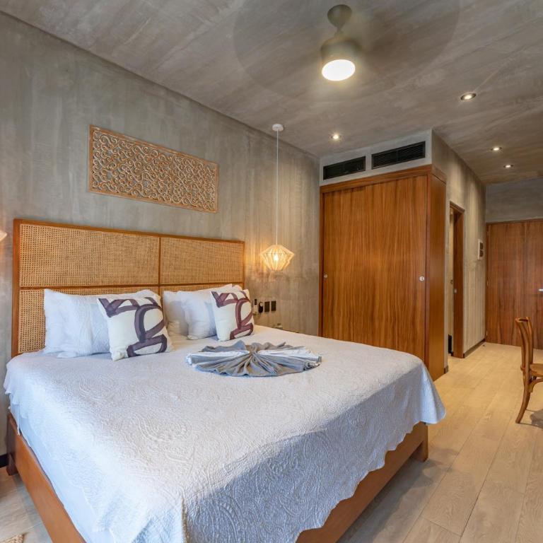 ELEMENT Apartments - Studio with Balcony - 7