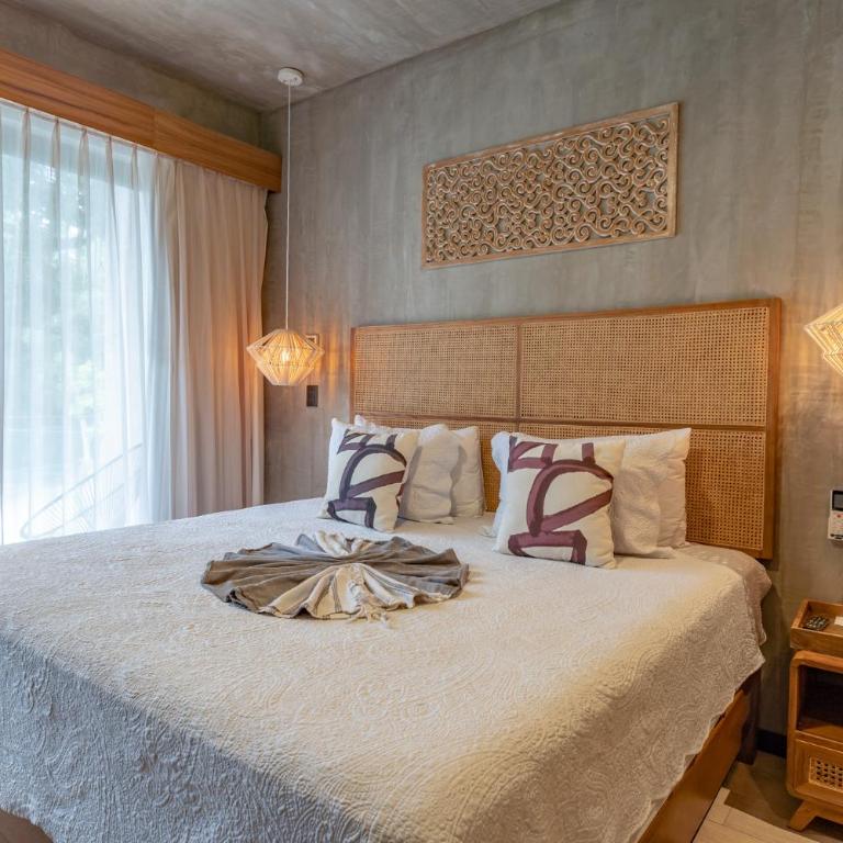 ELEMENT Apartments - Studio with Balcony - 8
