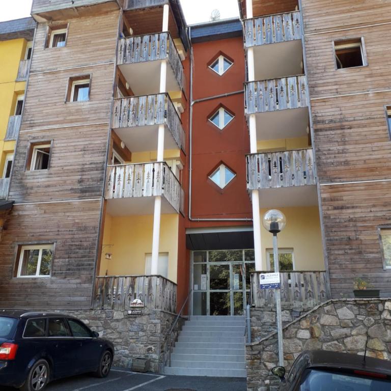 Appartement 4/6 pers 38m2, vue montagne, piscine chauffée, 500m centre ville - Appartement 2 Chambres - 20