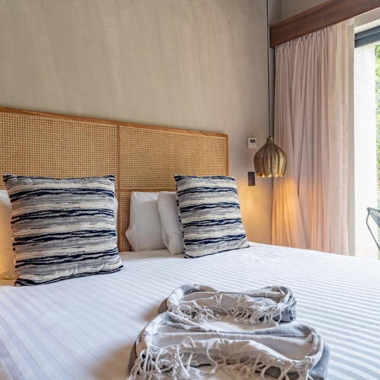 ELEMENT Apartments - Studio with Balcony - 11