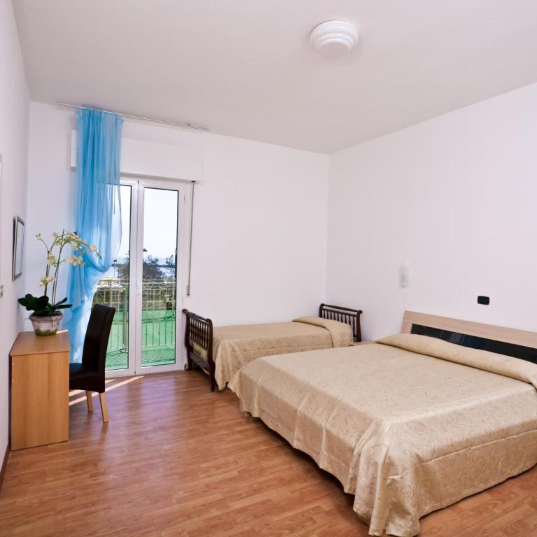 Hotel Holiday Park - Camera Tripla - 2