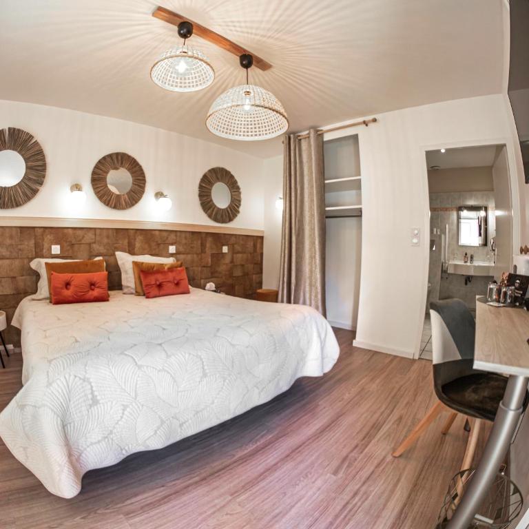 HOTEL DES DAUPHINS - Chambre Double - Accessible aux Personnes à Mobilité Réduite - 1