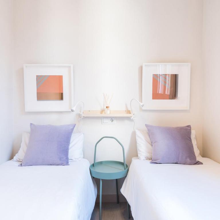 Cozy Apartment with Terrace in Gracia, Barcelona Local Life - Two-Bedroom Apartment - 18
