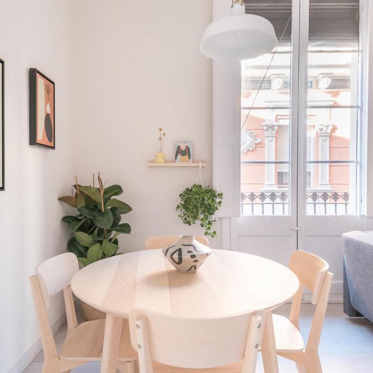 Cozy Apartment with Terrace in Gracia, Barcelona Local Life - Two-Bedroom Apartment - 11