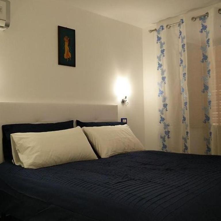 Sunshine House - One-Bedroom House - 6