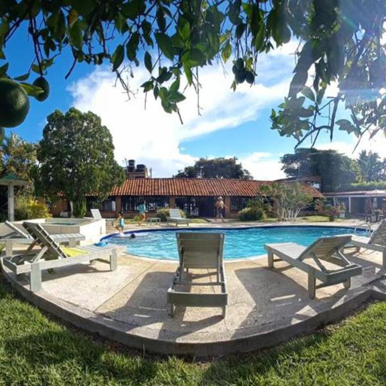 Inviting 14-Bed Villa in Toro Valle del Cauca - Casa - 24