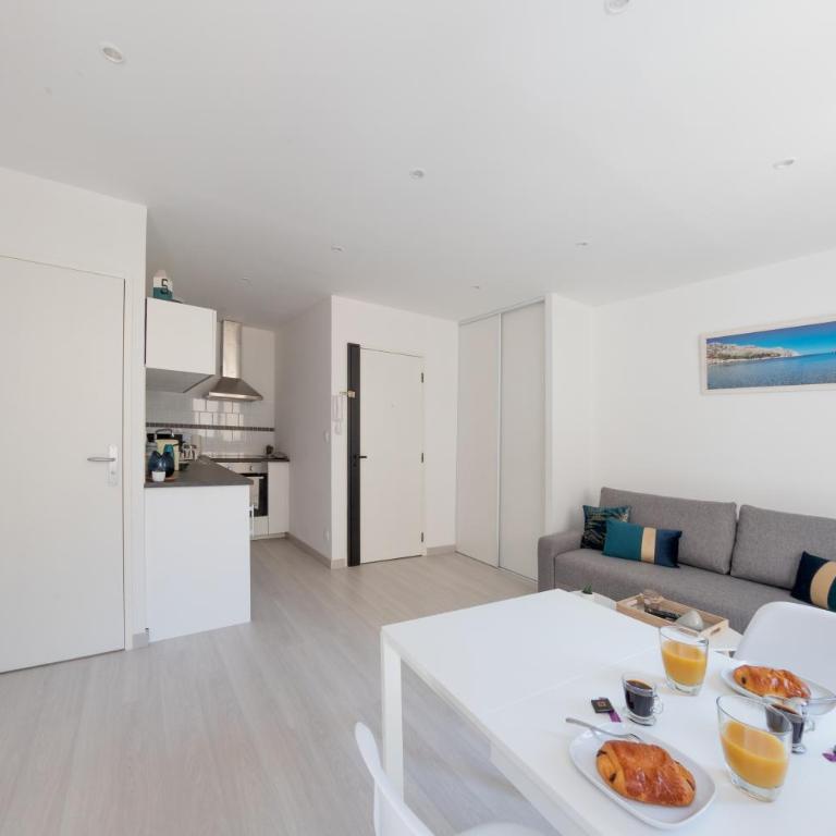 Studio lumineux Place de Lenche Panier Marseille - Appartement 1 Chambre - 2