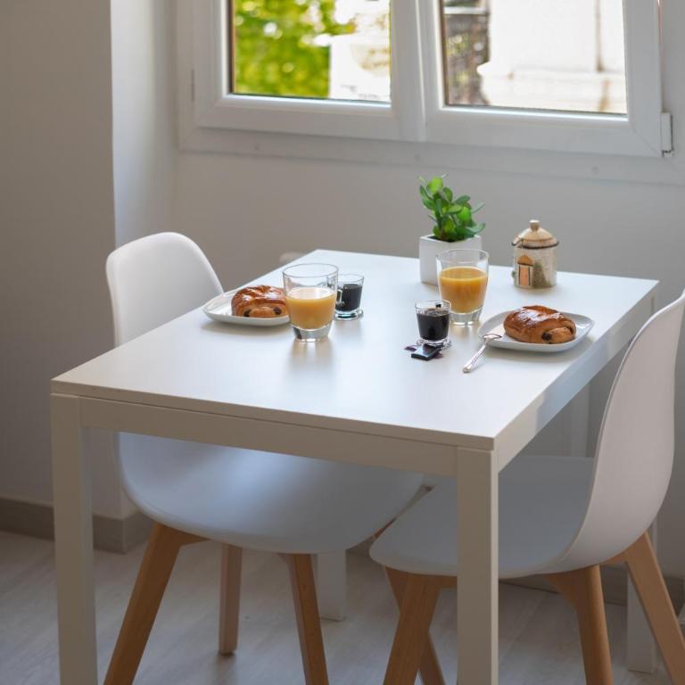 Studio lumineux Place de Lenche Panier Marseille - Appartement 1 Chambre - 6