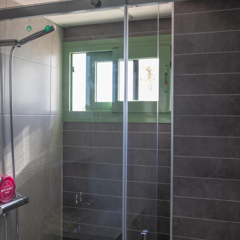 Precioso apartamento frente a la playa con piscina - Apartamento de 2 dormitorios - 44