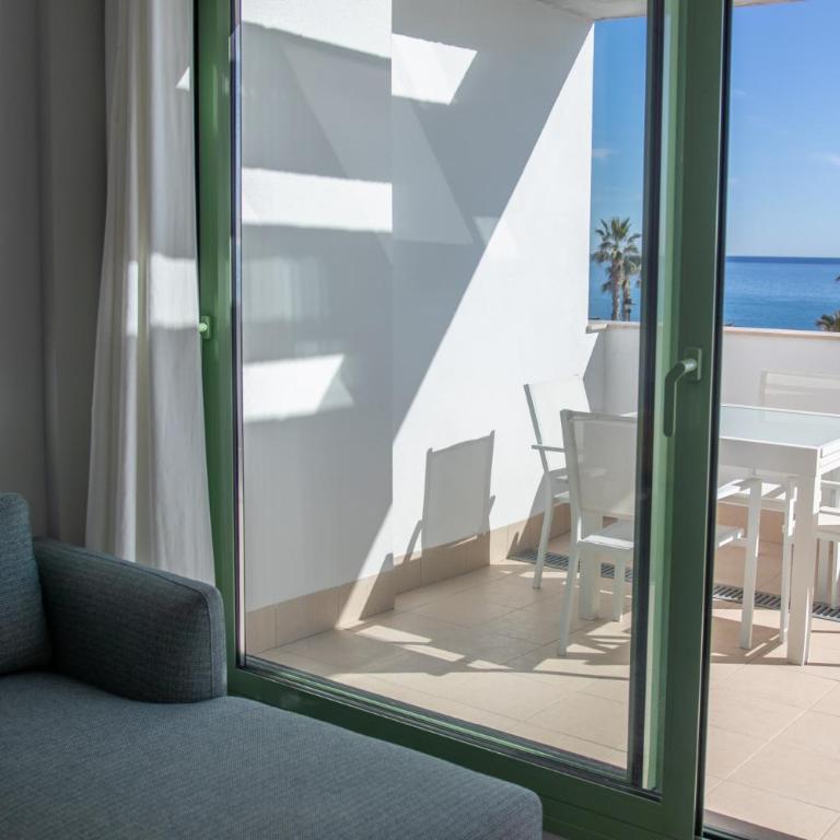 Precioso apartamento frente a la playa con piscina - Apartamento de 2 dormitorios - 7