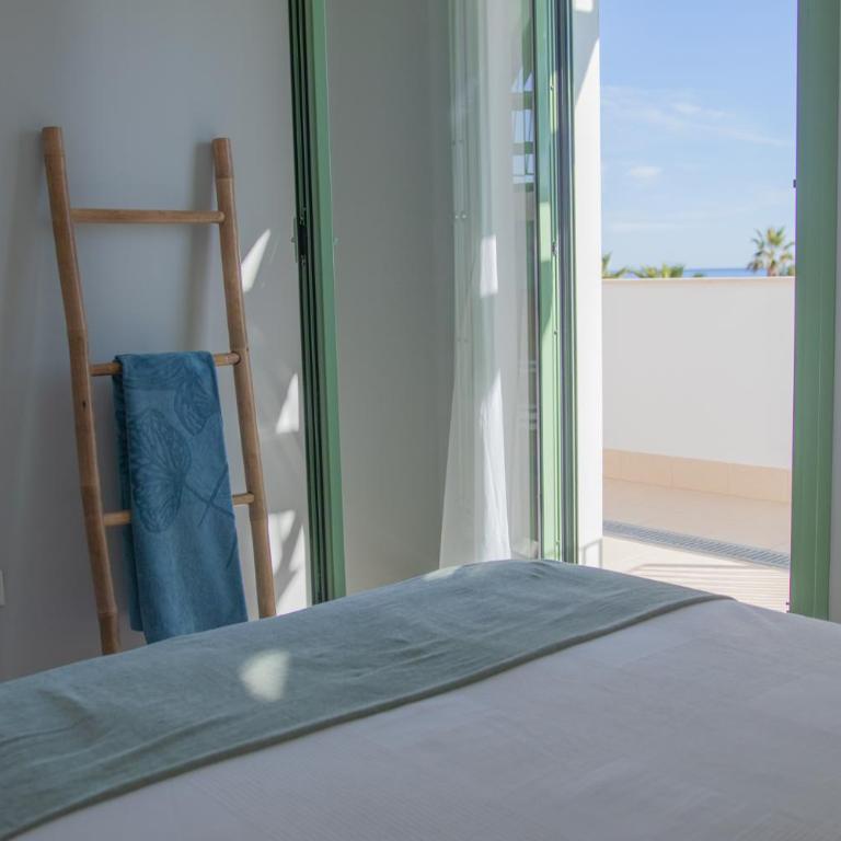 Precioso apartamento frente a la playa con piscina - Apartamento de 2 dormitorios - 37