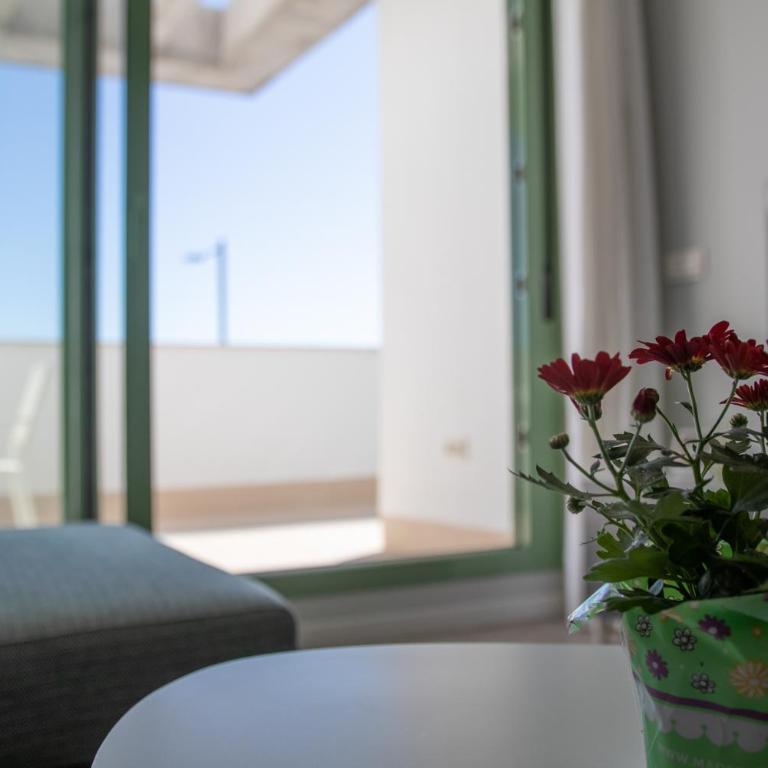Precioso apartamento frente a la playa con piscina - Apartamento de 2 dormitorios - 22
