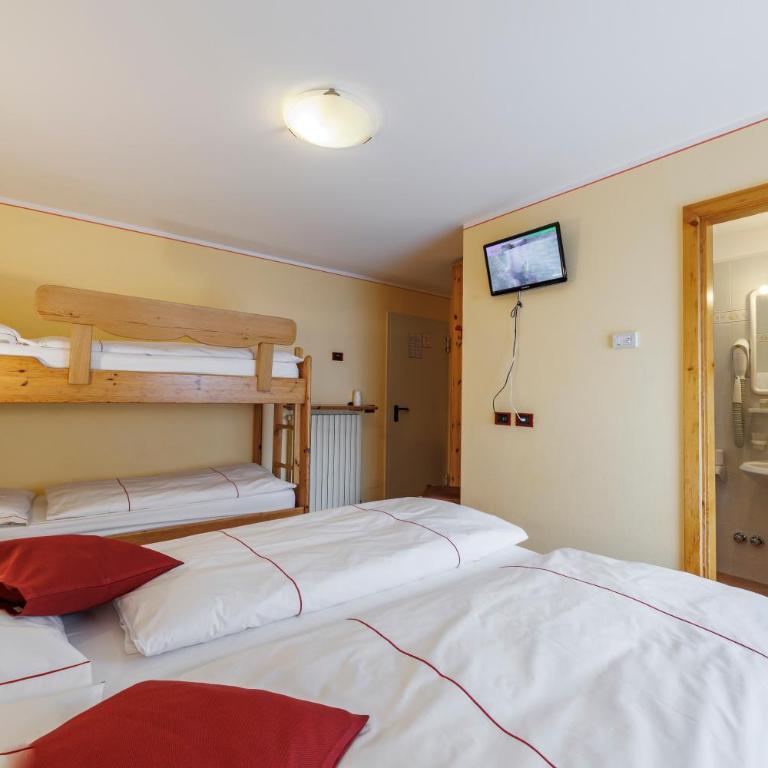 Hotel San Rocco - Camera Familiare con Balcone (2 Adulti + 2 Bambini) - 6