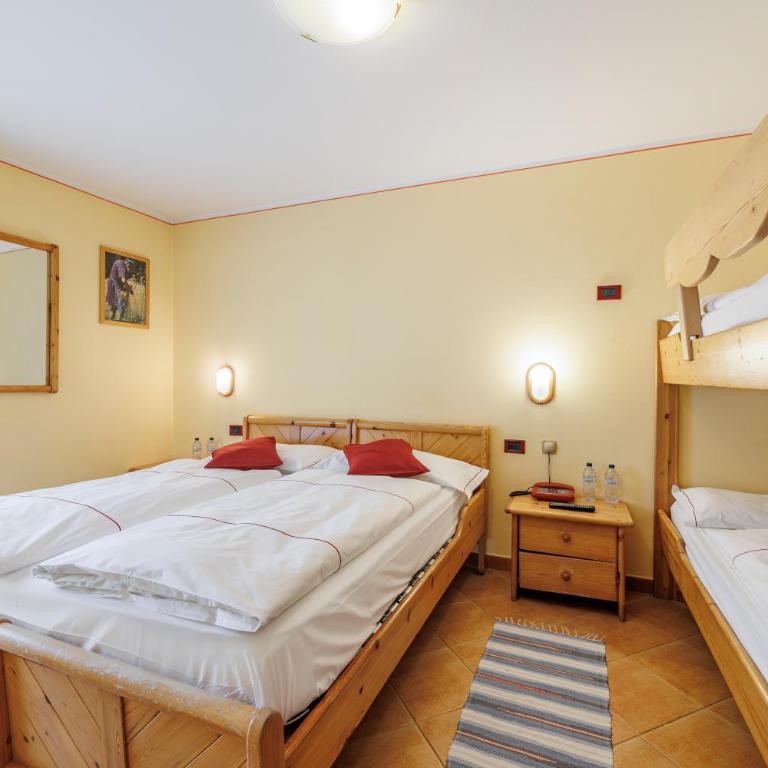 Hotel San Rocco - Camera Familiare con Balcone (2 Adulti + 2 Bambini) - 3