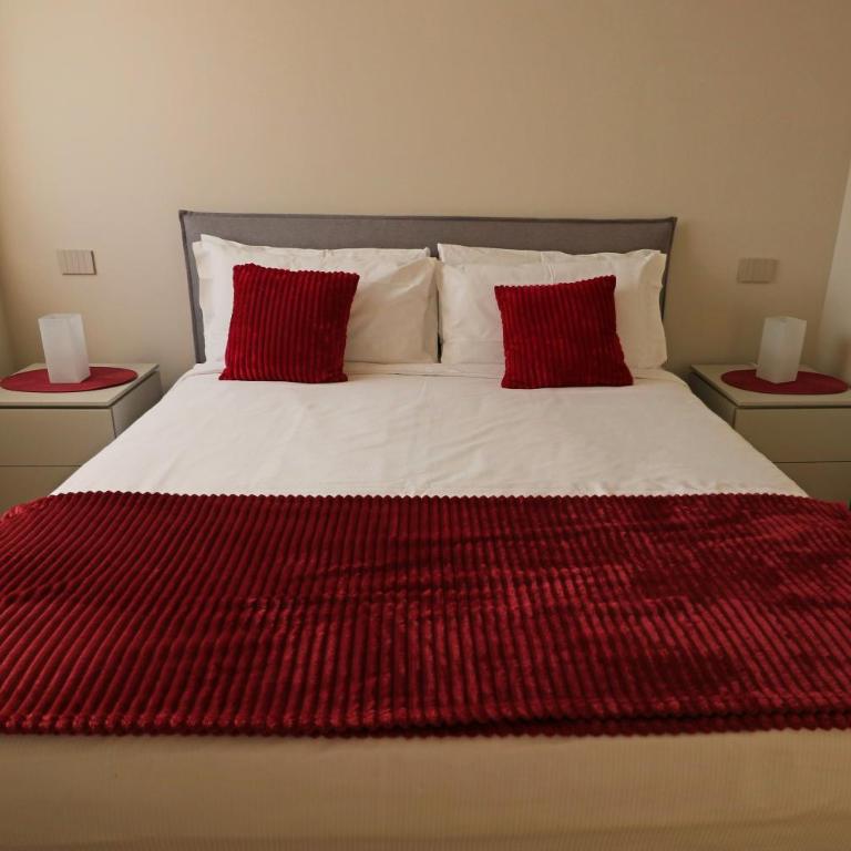 Aparthotel Isola - Deluxe One-Bedroom Apartment with City View - 5