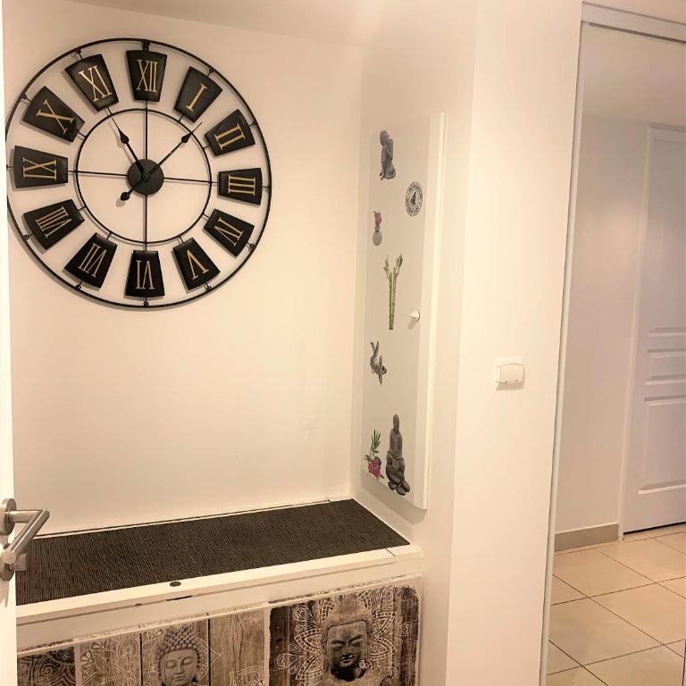 T2 proche de la gare, à 10 minutes à pieds de la Croisette, piscine & parking dans résidence de haut standing - Appartement 1 Chambre - 13