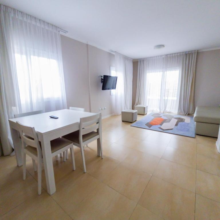 Garden Suites Pinamar - Suite con balcón - 4