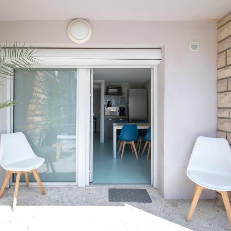 La cahute, Gîte avec jardin pour 15 personnes - Maison 7 Chambres - 25