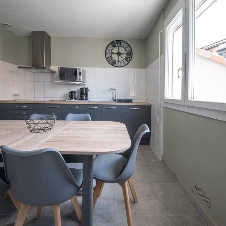 La cahute, Gîte avec jardin pour 15 personnes - Maison 7 Chambres - 15