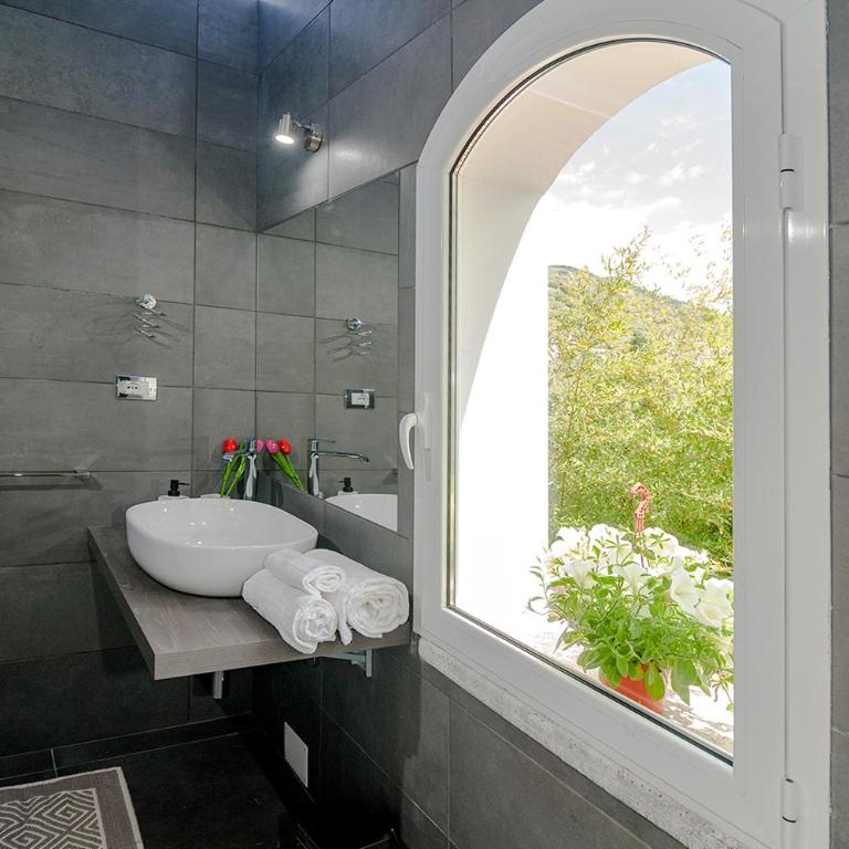 Maison27 - Camera Matrimoniale con Bagno Privato - 2