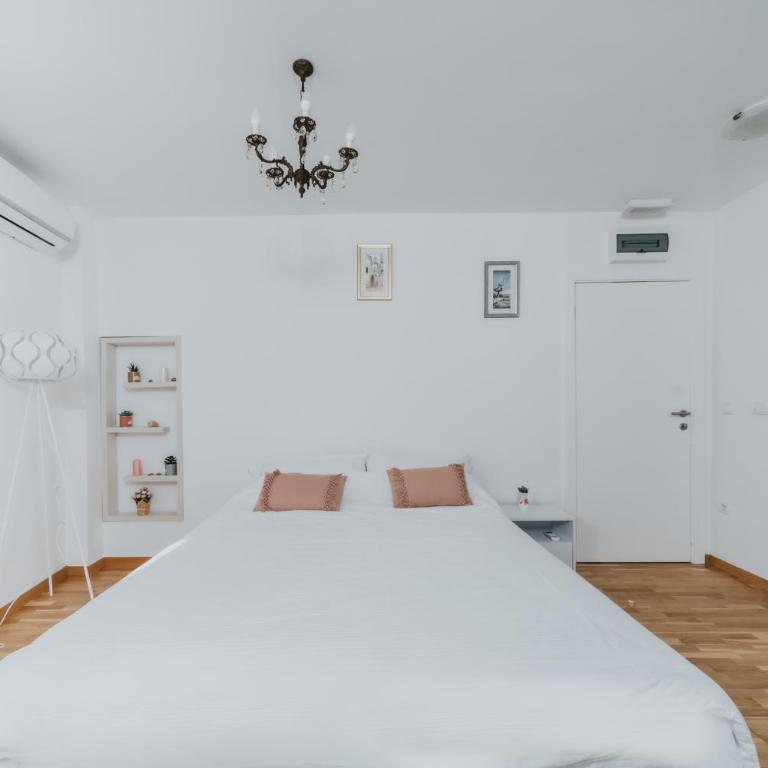 Apartments Trifunovic Old Town - Deluks Dvokrevetni Studio sa Bračnim Krevetom - 14
