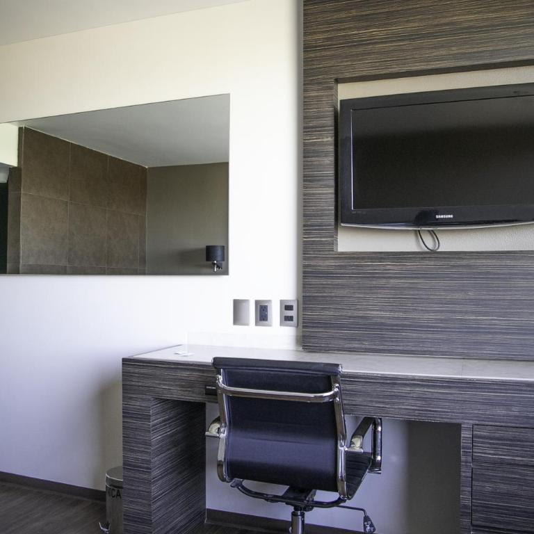 Hotel Brasilia - King Room - 4