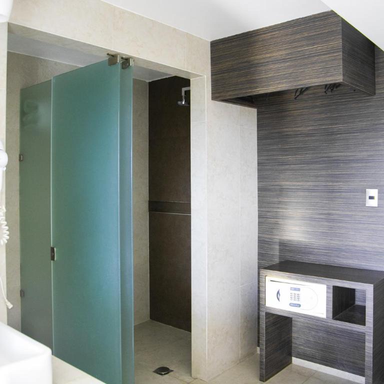 Hotel Brasilia - Double Room with Two Double Beds - 1