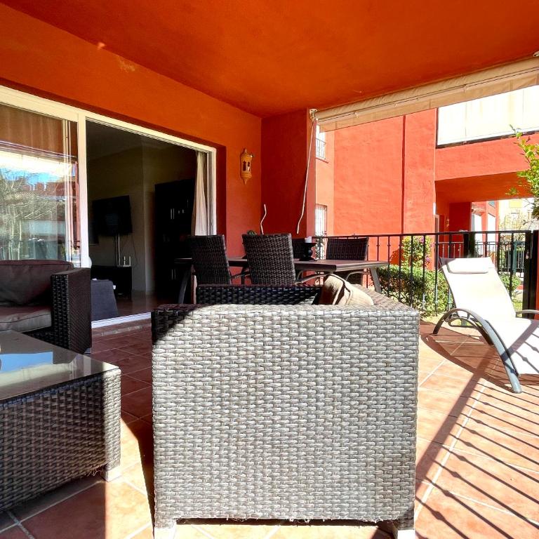 Pool View GOLF FAMILY Ground Floor Terrace with barbecue in Mijas Costa - Apartamento - 21