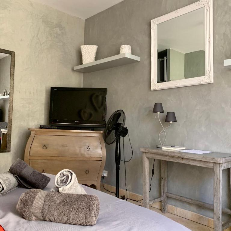 Villa fiora chambre - Habitación Doble Deluxe con ducha - 3
