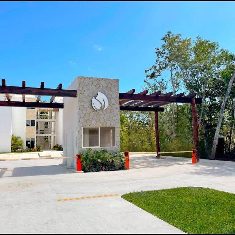 2-Bedroom Condo by the Jungle w/ Swimming pool - Two-Bedroom Apartment - 22