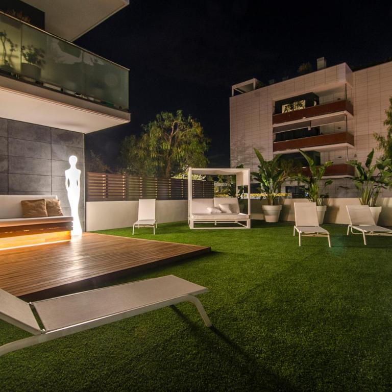 Sitges Spaces Garden Paradise 3 bedroom, 3 bathroom, huge PRIVATE garden-terrace, pool- sleeps up to 8 - Apartamento de 3 dormitorios - 15
