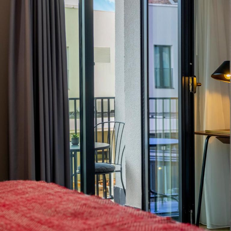 Hotel Indigo Belgrade, an IHG Hotel - Premium Dvokrevetna Soba sa Velikim Bračnim Krevetom (Queen-size) i Balkonom - 1