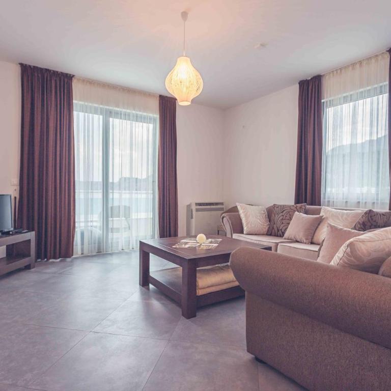 Love Live Hotel - Apartman sa 1 Spavaćom Sobom - 1