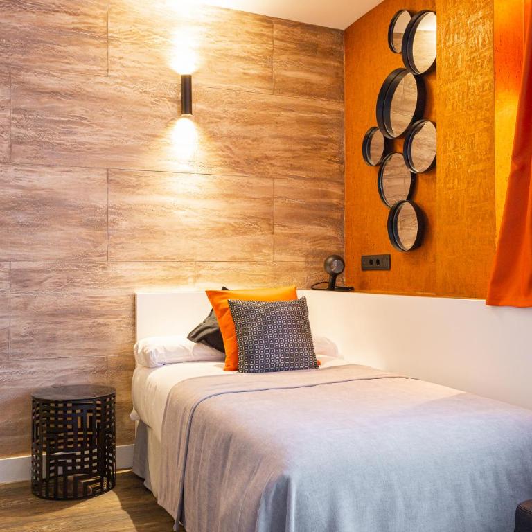 Fly Rooms Madrid Airport - Habitación Cuádruple Clásica - 7