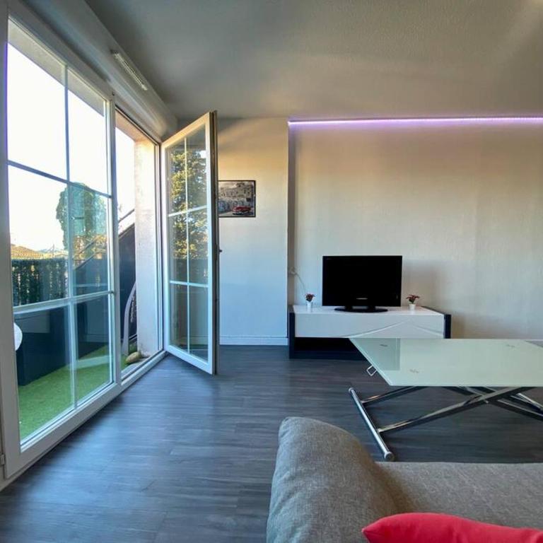 Le 24 Février - PARKING & PISCINE - VUE CITÉ MÉDIÉVALE - Appartement 2 Chambres - 1