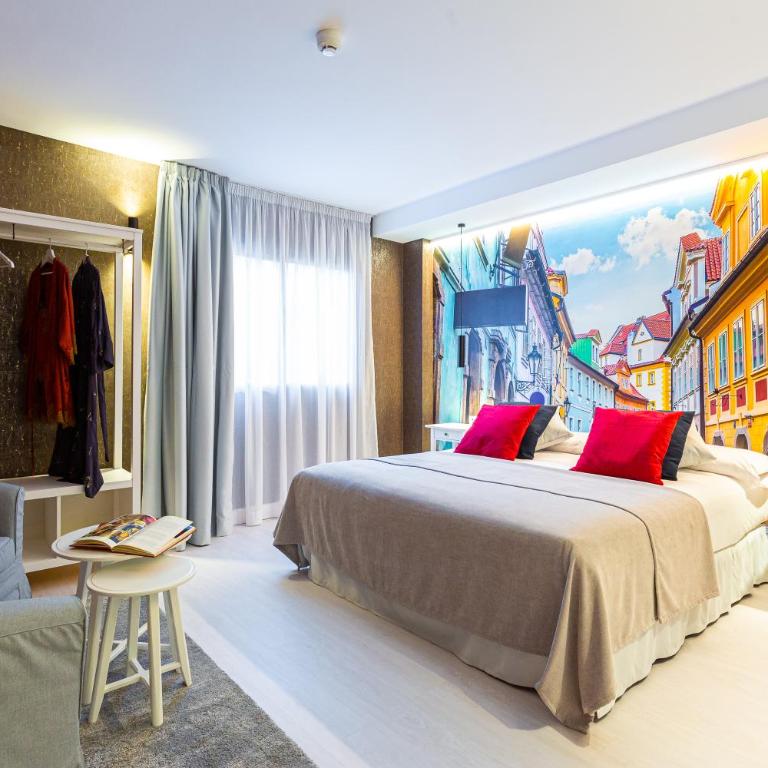 Fly Rooms Madrid Airport - Habitación Doble Deluxe - 8