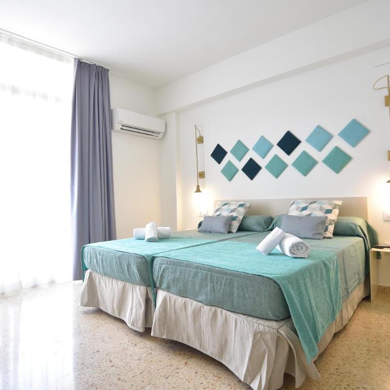 Hotel Gala Placidia 3'''sup - Habitación Doble con vistas a la piscina - 2 camas - 8