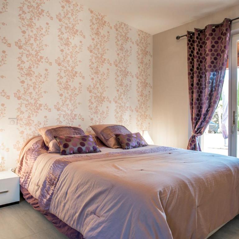 Domaine Les Cigales - Chambre Double - Vue sur Piscine - 3