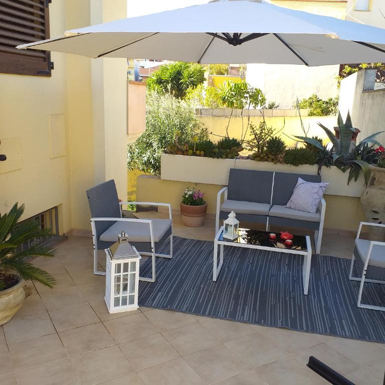exclusive use swimming pool available from 1May to 30 October - Two-Bedroom House - 50