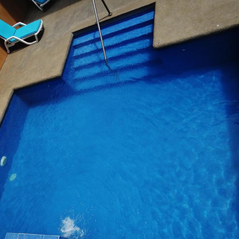 The Lookout Beach Hotel - Superior Family Room - 5
