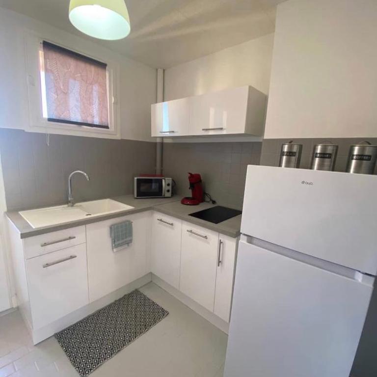Le 35 Liberté-Spacieux appartement avec balcon et local vélos-Centre Commercial Polygone Béziers - Appartement 2 Chambres - 4