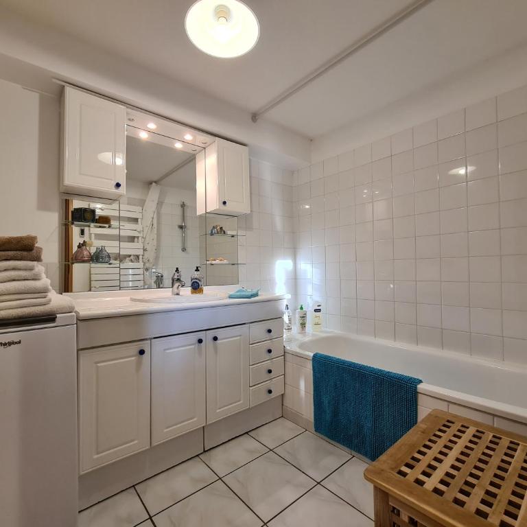 Large private garden, quiet 2-bedroom apartment, air conditioning, wifi, parking - Appartement - 62