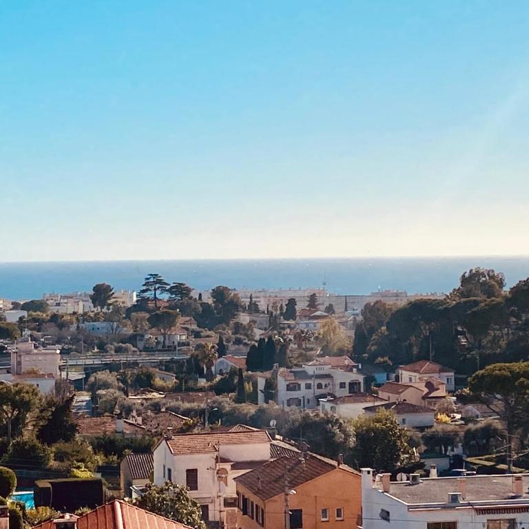Vue mer panoramique, entièrement rénové, parking - Appartement 1 Chambre - 9