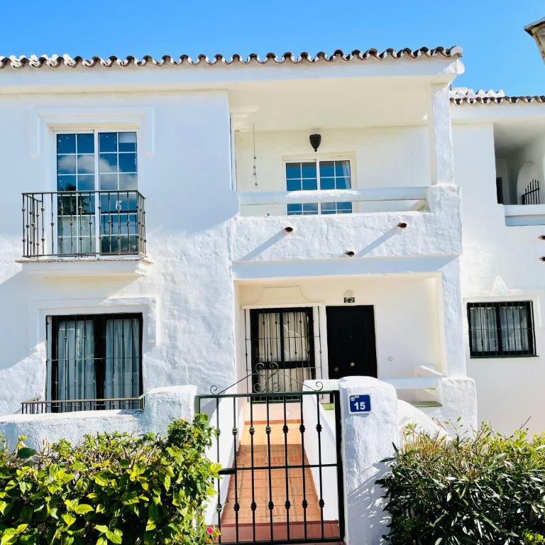 Riviera by the beach 2 bedroom Apartment - Apartamento de 2 dormitorios - 63