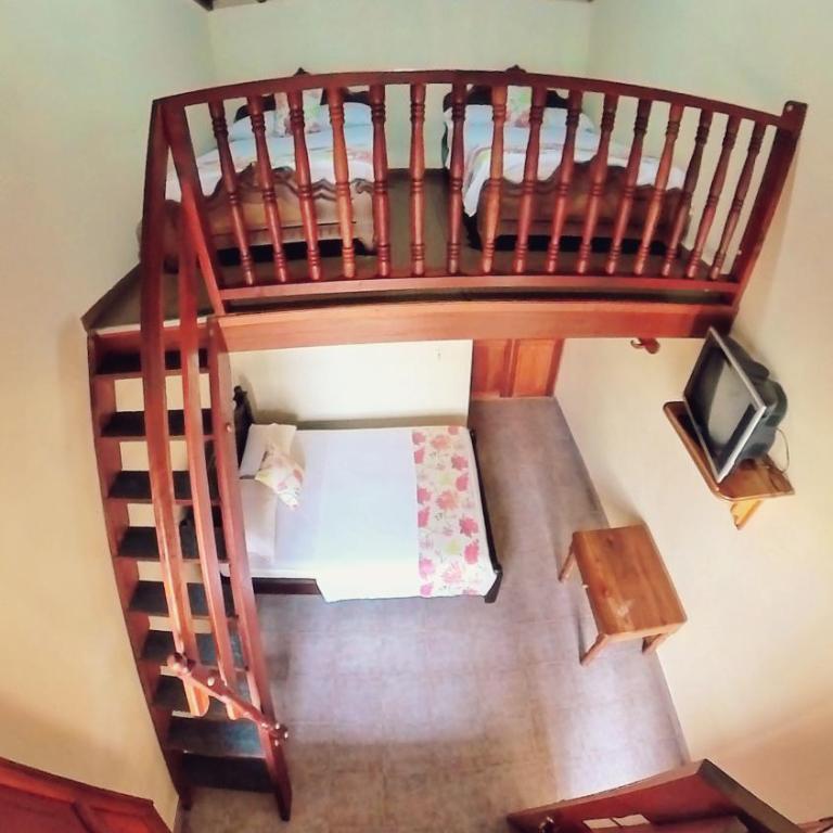 La Casa de las Flores Hostal - Quadruple Room with Private Bathroom - 4