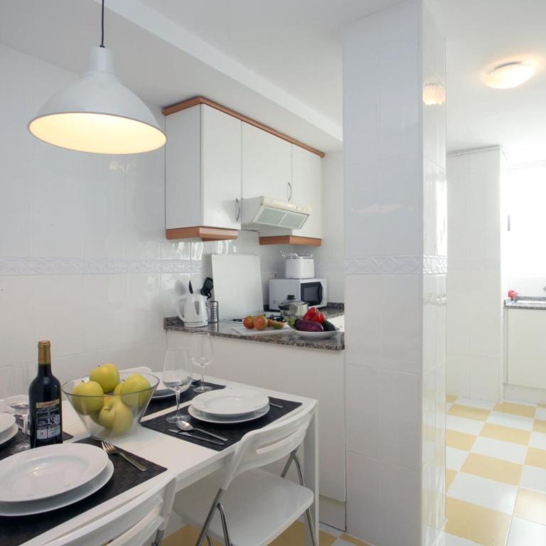 SingularStays Mercado Central - Three-Bedroom Apartment - 8